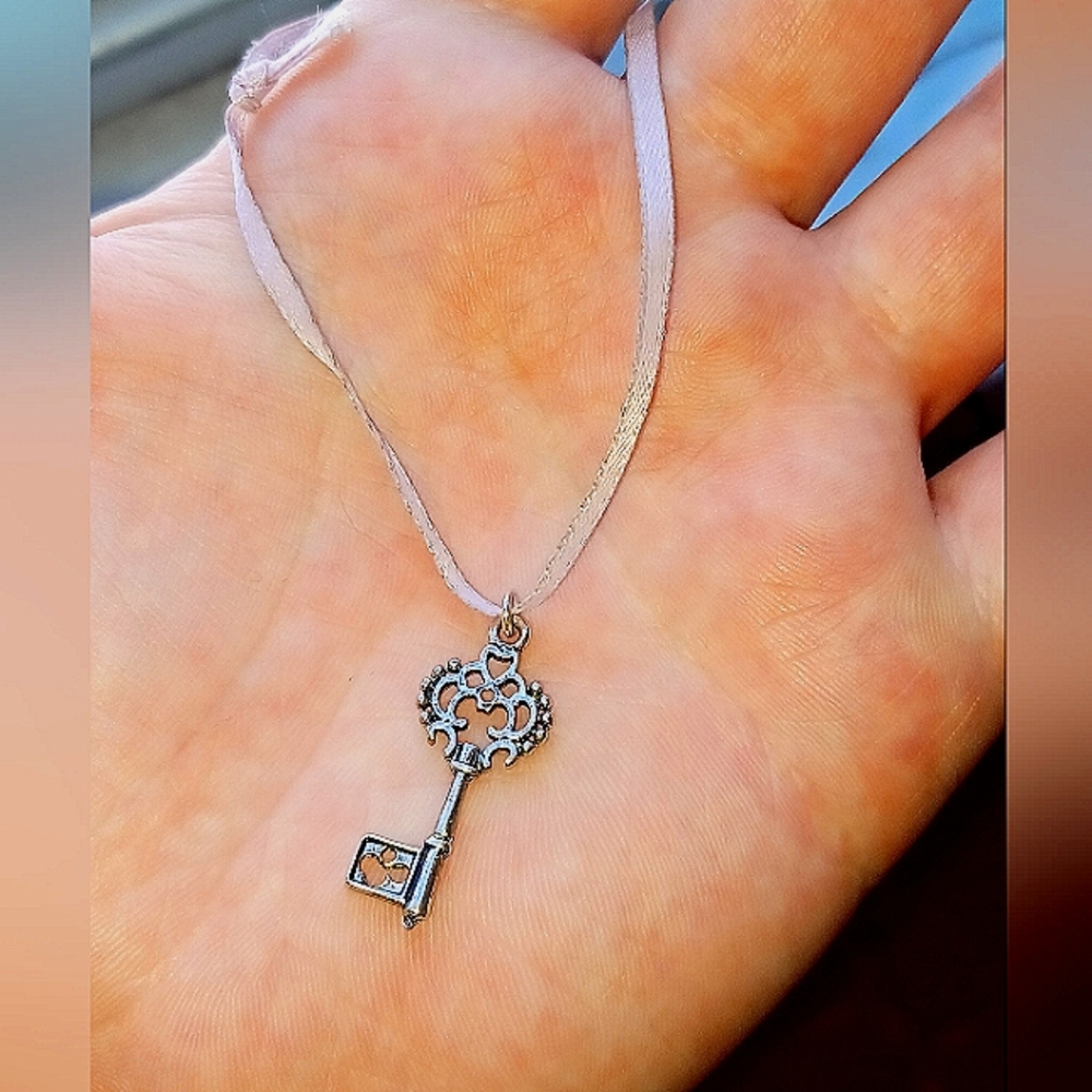 Skeleton key charm Bracelet ✨️